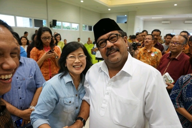 Calon Gubernur Rano Karno bersama umat Katolik